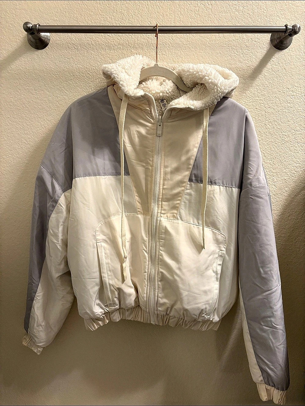 Alo Yoga Color Block Sherpa Hood Jacket (Size XS)